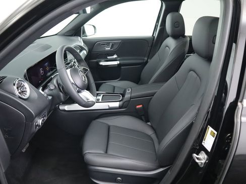 Certified 2025 Mercedes-Benz GLB 250 4MATIC image 19