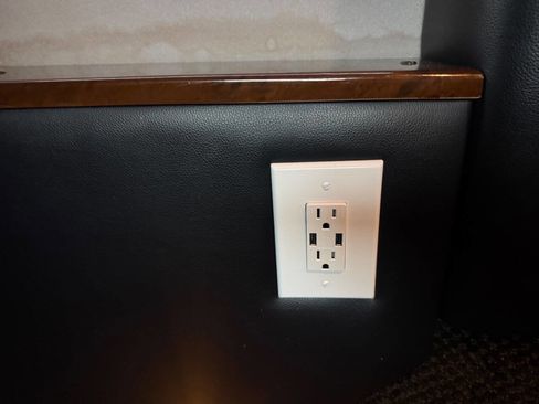 Used 2009 Dodge Sprinter 2500 image 22