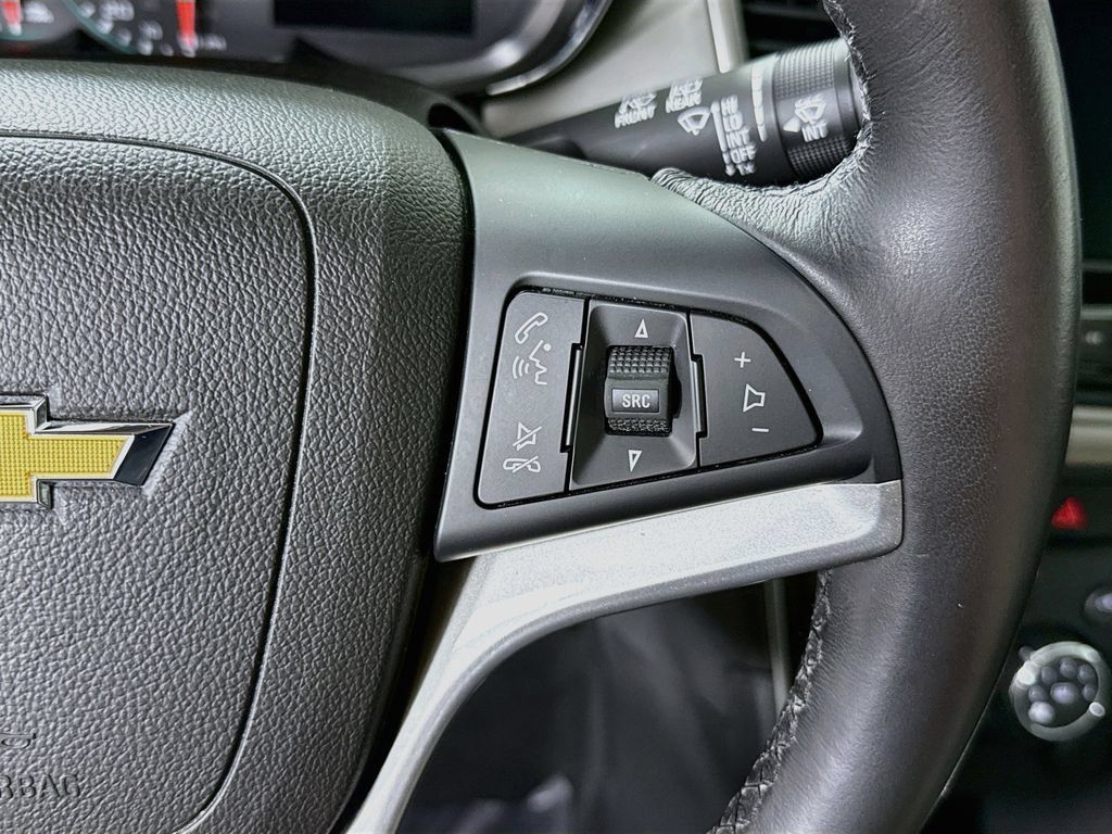 Used 2020 Chevrolet Trax LT w/ LT Convenience Package FWD image 21