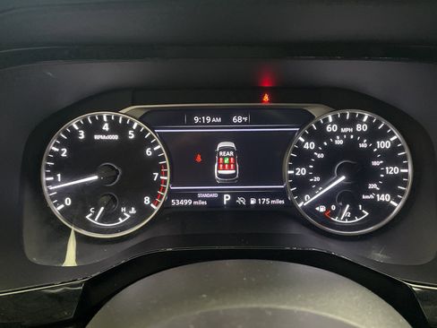 Used 2024 Nissan Pathfinder SV image 16