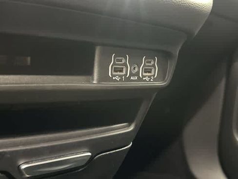 Used 2025 Chrysler Pacifica Select FWD image 25