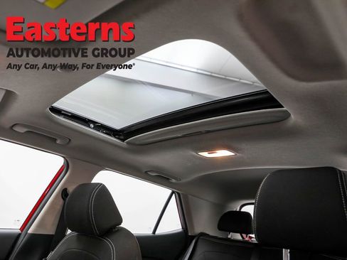 Used 2022 Hyundai Venue SEL image 32