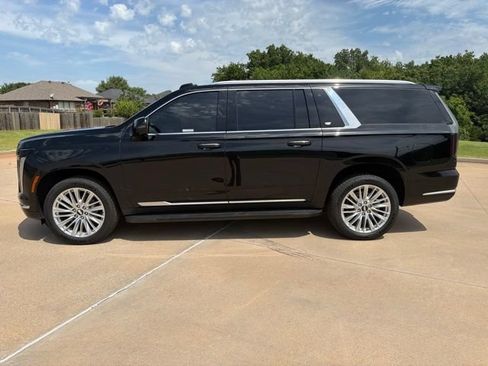 Certified 2025 Cadillac Escalade ESV Premium Luxury RWD image 2
