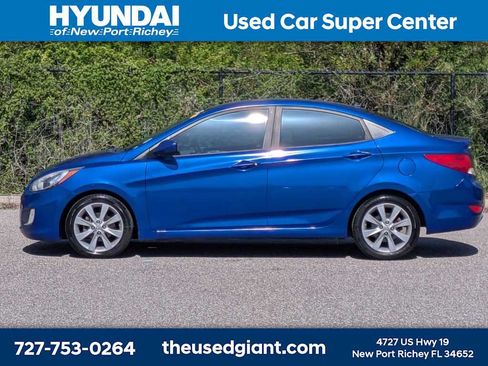 Used 2013 Hyundai Accent GLS w/ Premium Pkg FWD image 2