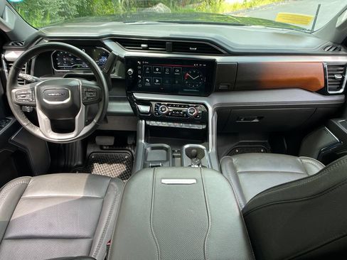 Used 2024 GMC Sierra 2500 Denali w/ Denali Reserve Package AWD/4WD image 13