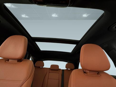 Certified 2023 Mercedes-Benz GLC 300 image 13
