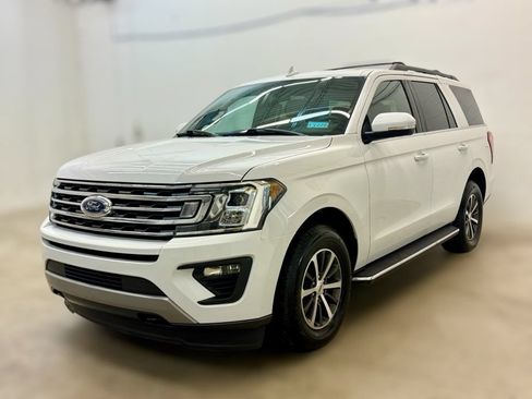 Used 2019 Ford Expedition XLT w/ Equipment Group 202A AWD/4WD image 5