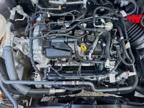 Used 2021 Ford Escape SE image 30