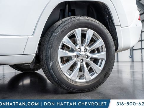 Used 2016 Jeep Cherokee Overland w/ Technology Group image 38