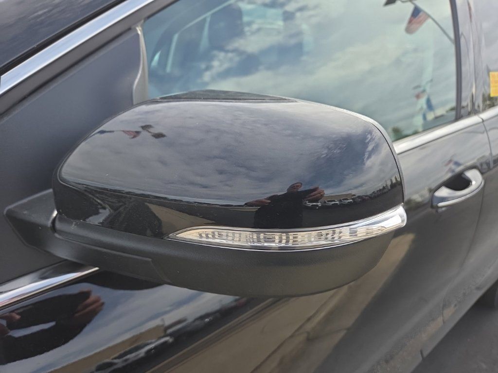 Certified 2024 Ford Edge Titanium w/ Equipment Group 301A AWD/4WD image 3