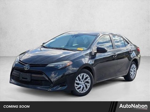 Used 2018 Toyota Corolla LE image 1