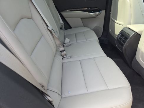 Used 2022 Cadillac XT4 Premium Luxury w/ Enhanced Visibility Package image 18