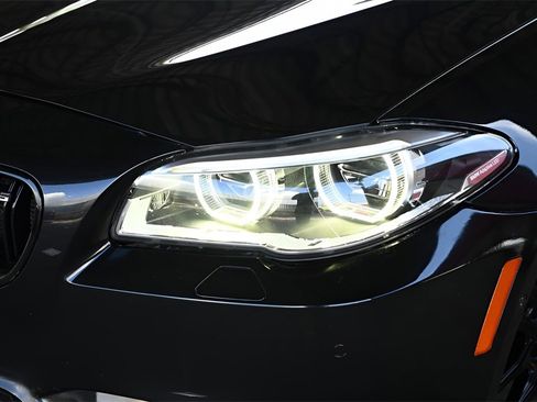 Used 2015 BMW M5 image 4