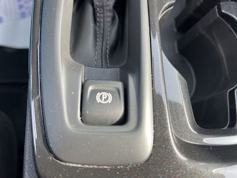 Used 2025 Chevrolet TrailBlazer LT image 23