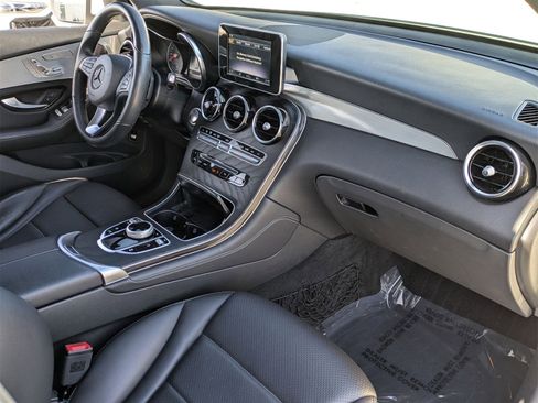 Used 2019 Mercedes-Benz GLC 300 image 21