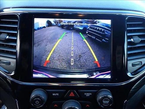 Used 2019 Jeep Grand Cherokee Laredo w/ 18" Wheel & 8.4" Radio Group image 17