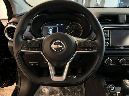 Used 2025 Nissan Versa SV image 27
