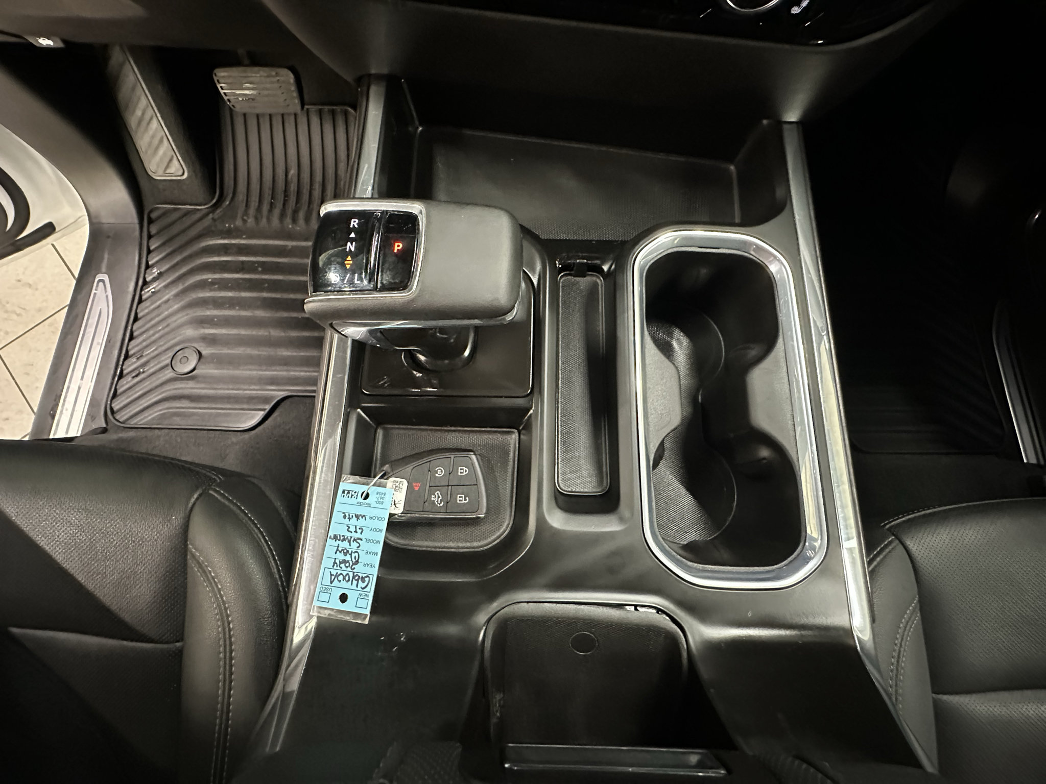 Used 2024 Chevrolet Silverado 1500 LTZ AWD/4WD image 32