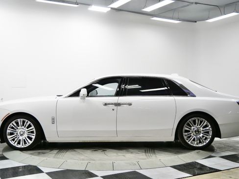 Used 2024 Rolls-Royce Ghost Extended Wheelbase image 41