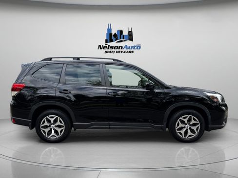 Used 2019 Subaru Forester Premium AWD/4WD image 3