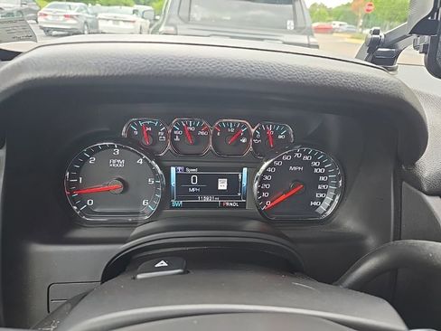 Used 2019 Chevrolet Suburban LT AWD/4WD image 8