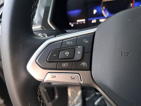 Certified 2022 Volkswagen Tiguan SE w/ Panoramic Sunroof Package image 16