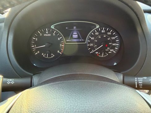 Used 2017 Nissan Altima 2.5 SR w/ Midnight Edition Package FWD image 31