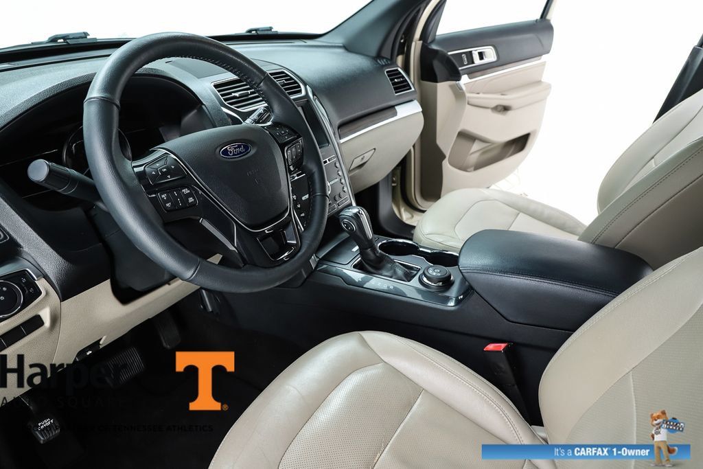 Used 2018 Ford Explorer Limited w/ Ford Safe & Smart Package AWD/4WD image 59