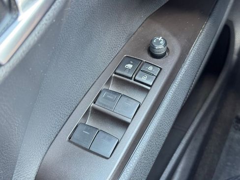 Used 2024 Toyota Camry SE image 23