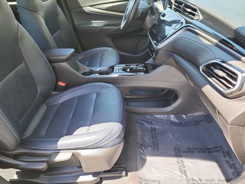 Used 2022 Chevrolet Bolt EUV LT w/ Convenience Package FWD image 17