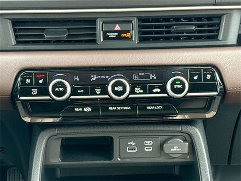 Used 2024 Honda Pilot Elite image 31