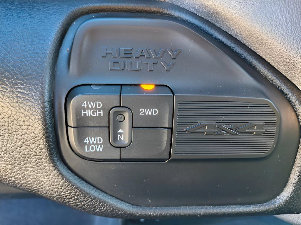 Used 2024 RAM 3500 Big Horn AWD/4WD image 29