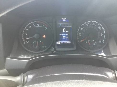 Used 2022 Toyota Tacoma SR RWD image 15
