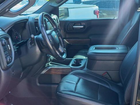 Used 2020 Chevrolet Silverado 1500 High Country w/ Technology Package image 9