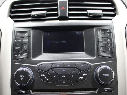 Used 2016 Ford Fusion SE w/ Equipment Group 202A FWD image 14