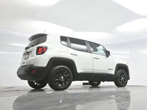 Used 2023 Jeep Renegade Latitude AWD/4WD image 58