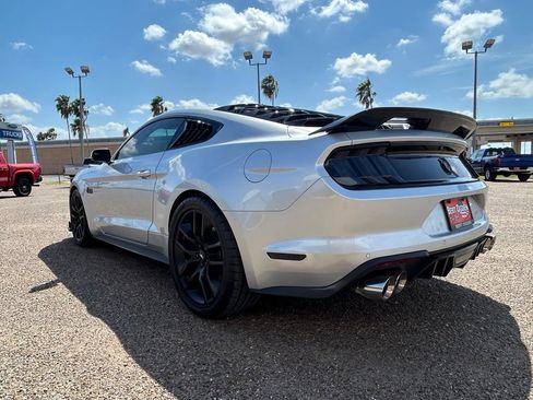 Used 2018 Ford Mustang GT Premium RWD image 4