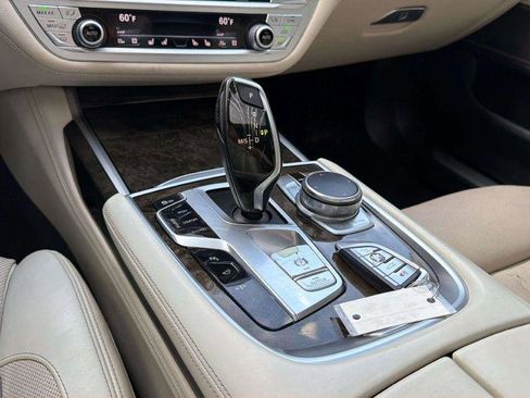 Used 2016 BMW 750i xDrive image 27