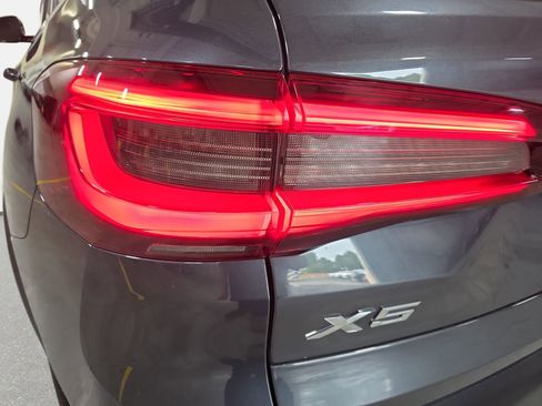 Used 2021 BMW X5 xDrive40i w/ Premium Package 2 AWD/4WD image 33