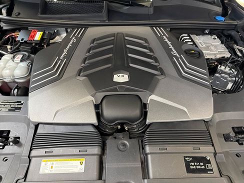 Used 2022 Lamborghini Urus AWD/4WD image 30