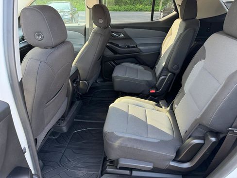 Used 2019 Chevrolet Traverse LT w/ LPO, Floor Liner Package AWD/4WD image 12