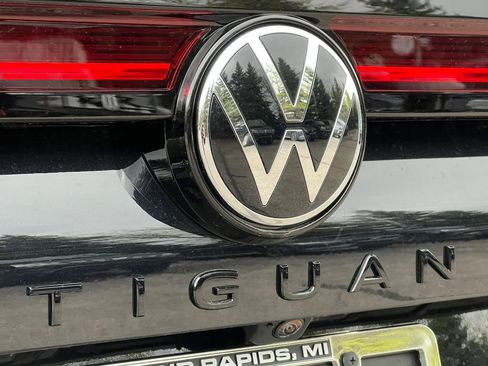New 2026 Volkswagen Tiguan SE R-Line AWD/4WD image 39