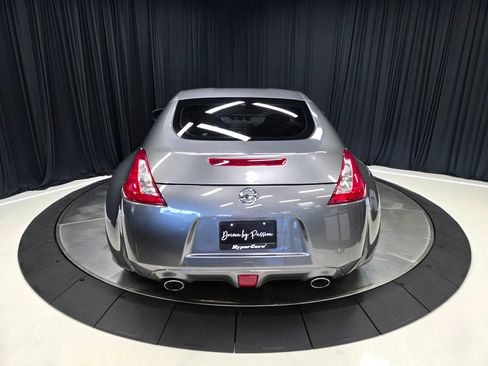 Used 2014 Nissan 370Z Coupe RWD image 12