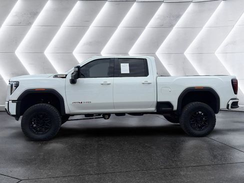 Used 2025 GMC Sierra 2500 AT4 AWD/4WD image 4