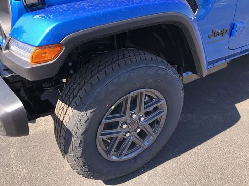 New 2026 Jeep Gladiator Sport image 10