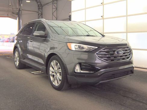 Used 2020 Ford Edge Titanium FWD image 3