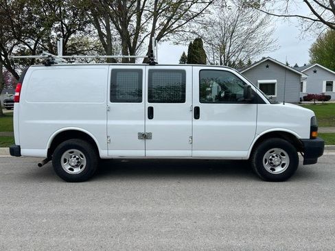 Used 2021 Chevrolet Express 2500 w/ Driver Convenience Package RWD image 6