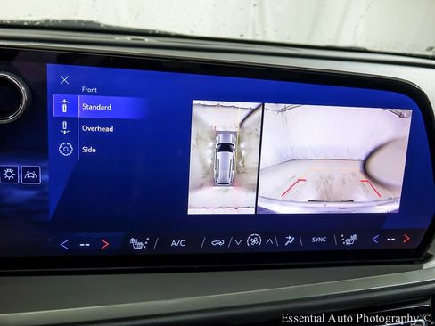 Certified 2024 Chevrolet Traverse LT image 17