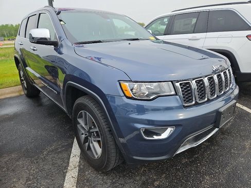 Used 2020 Jeep Grand Cherokee Limited AWD/4WD image 3