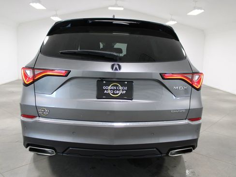 Used 2023 Acura MDX SH-AWD w/ Technology Package image 9